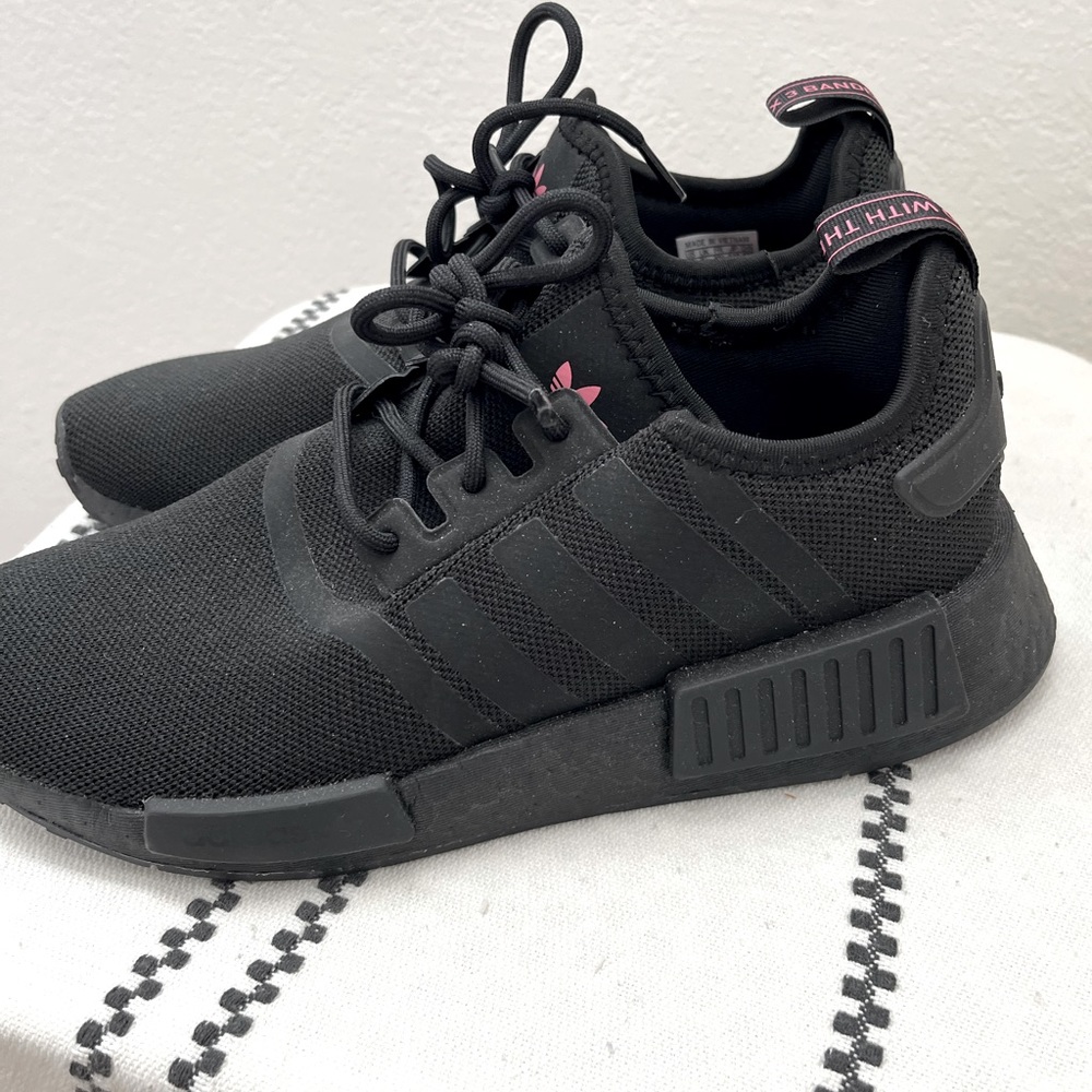 Adidas Size 7 (fits like a 7.5) Black running shoes.